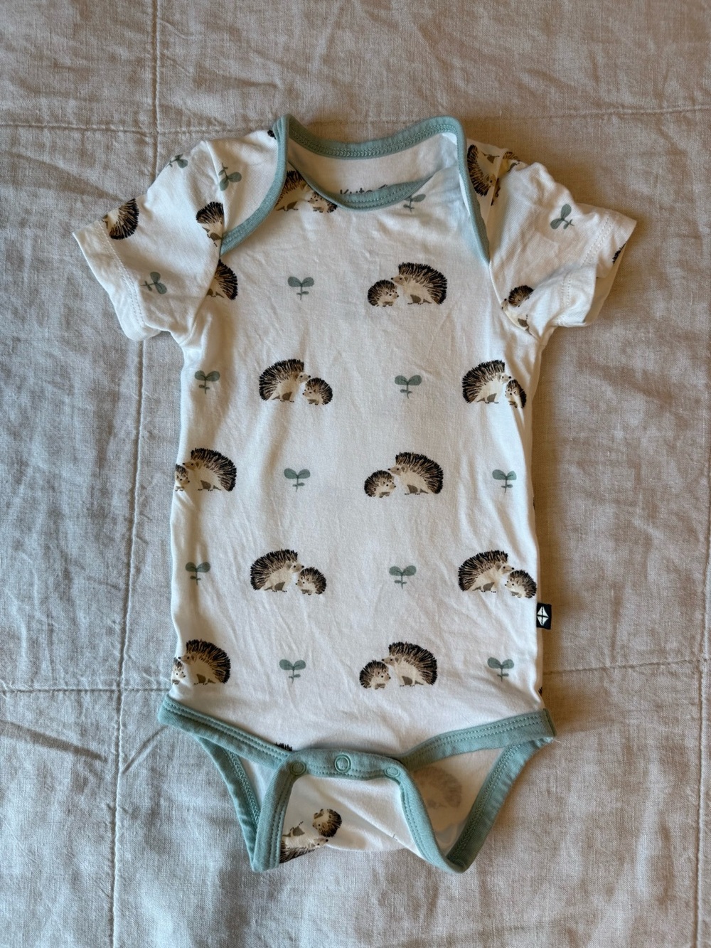Kyte BABY Hedgehog Short Sleeve Bodysuit 0-3 month EUC